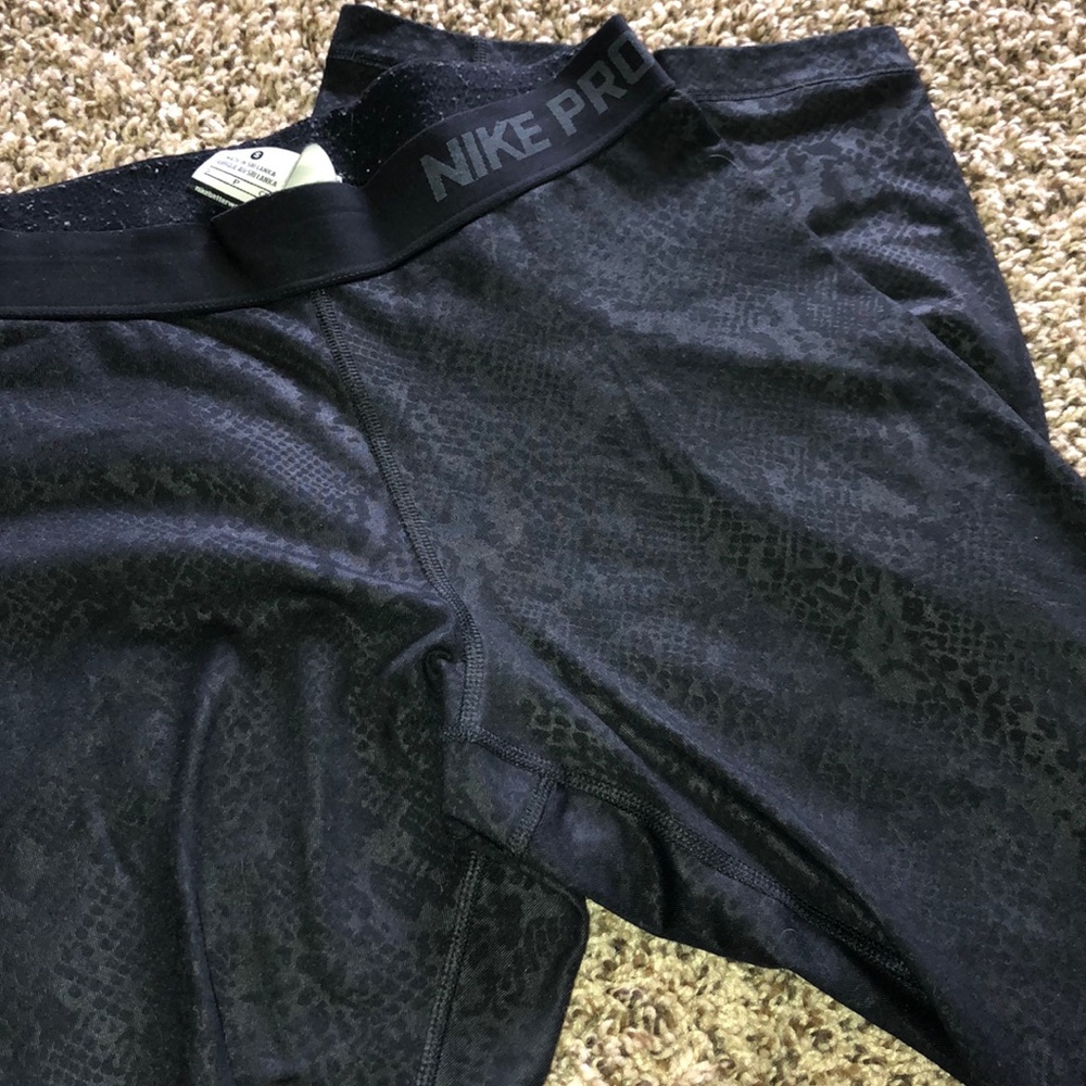 small nike pro leggings